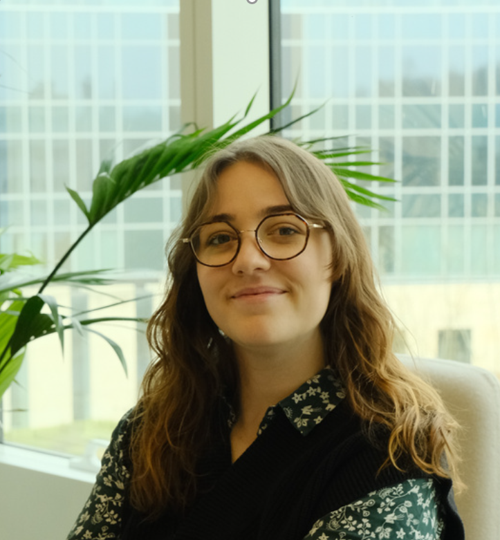Lisa Crecer Lab Current members - The BioMatter Lab